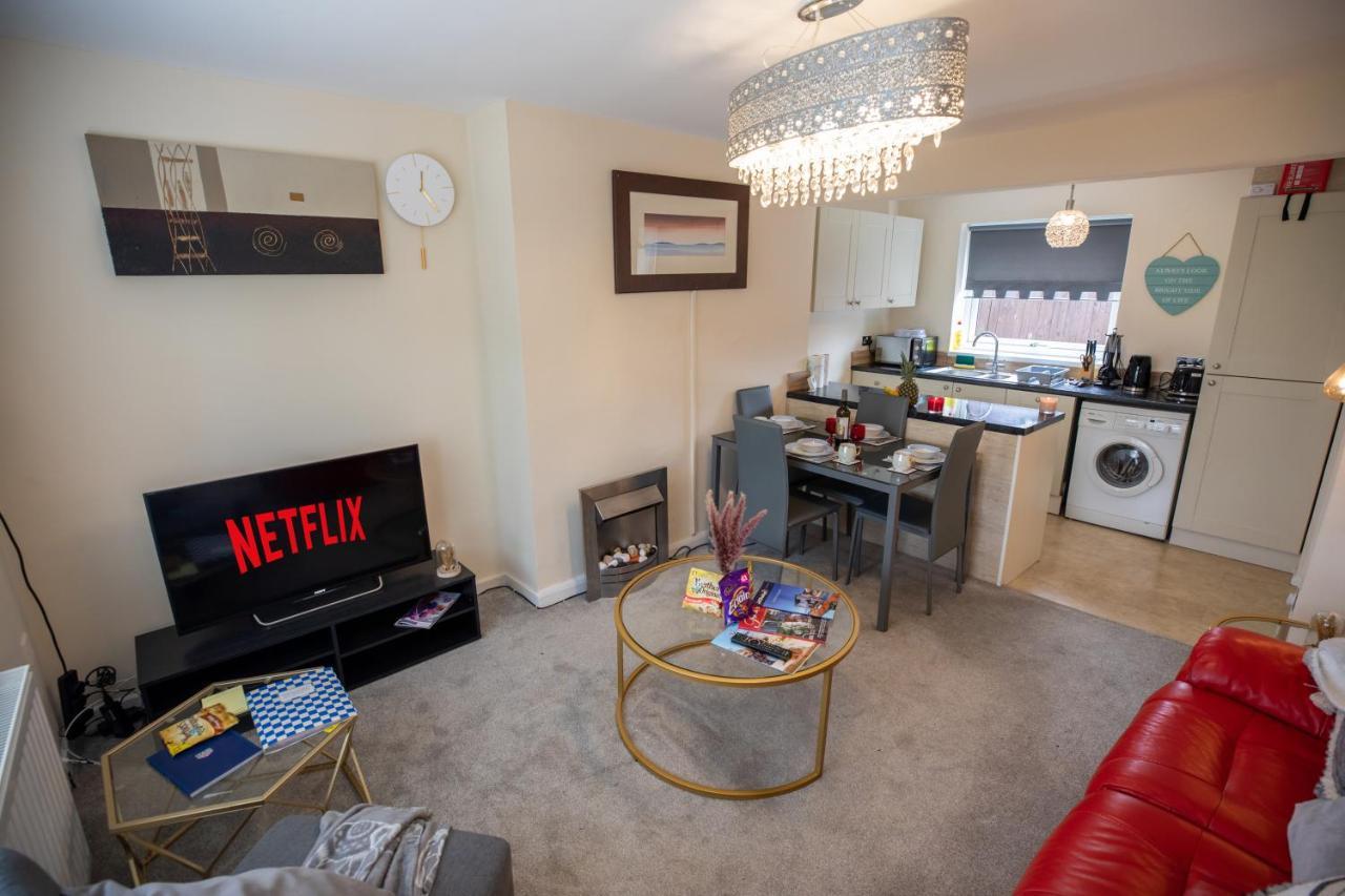 Og Stays Ii- 3Bedroom House Near Nissan & Stadium, Free Parking サンダーランド エクステリア 写真