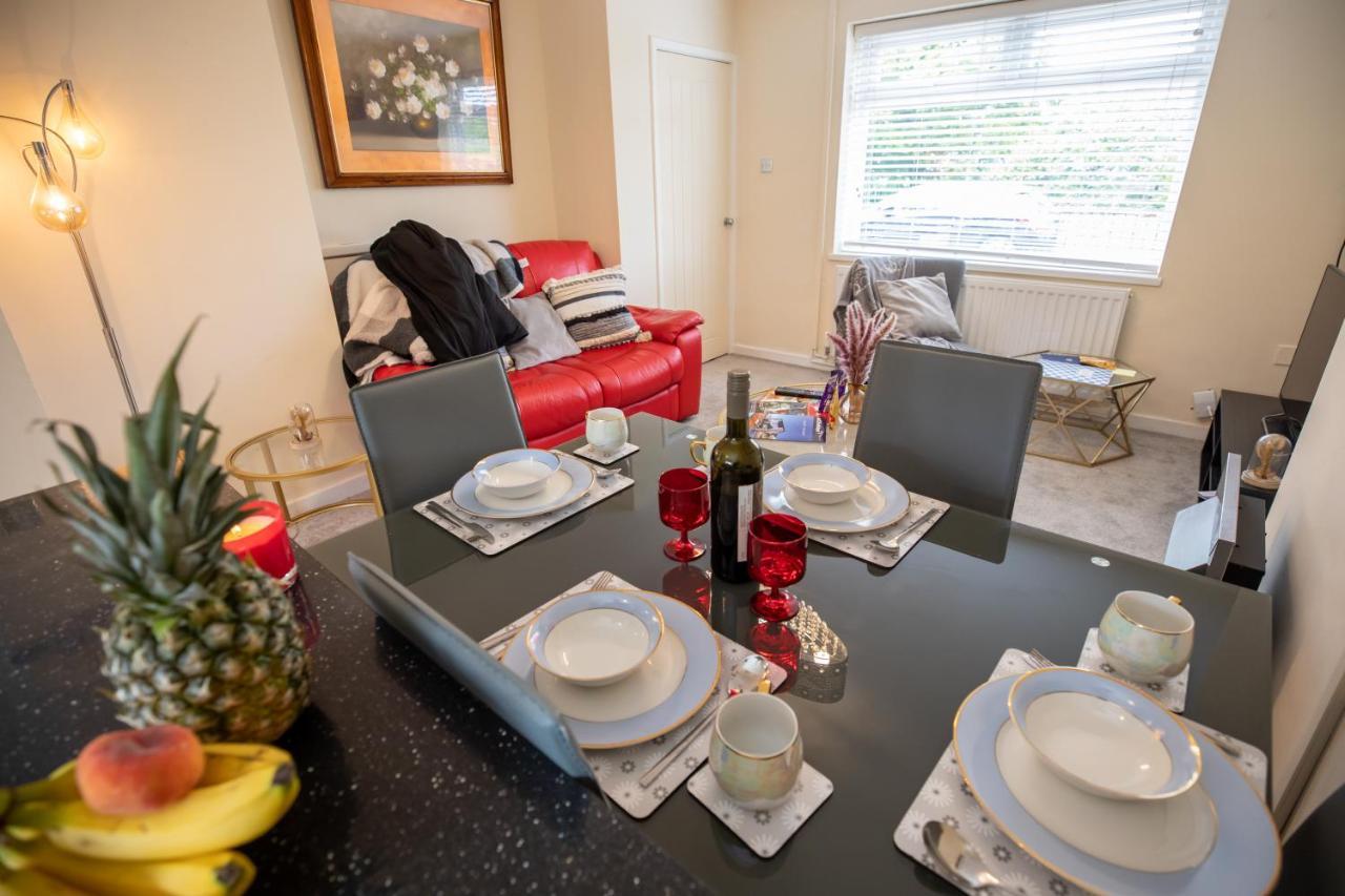Og Stays Ii- 3Bedroom House Near Nissan & Stadium, Free Parking サンダーランド エクステリア 写真