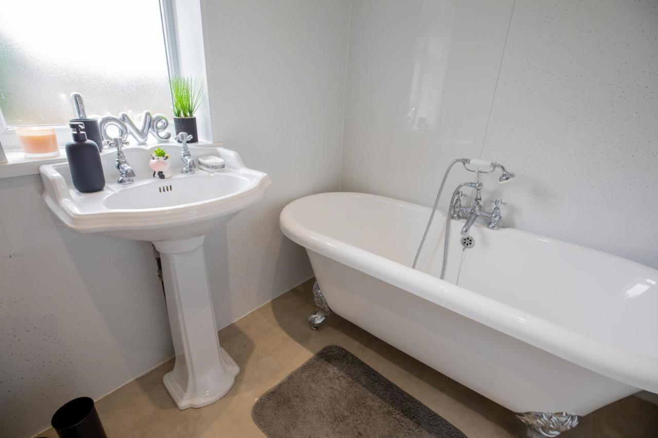 Og Stays Ii- 3Bedroom House Near Nissan & Stadium, Free Parking サンダーランド エクステリア 写真