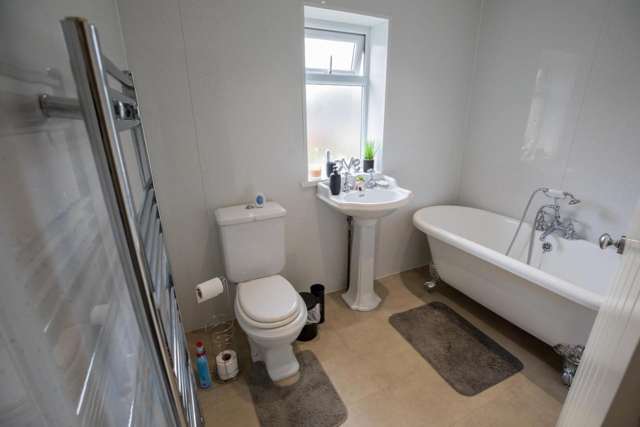 Og Stays Ii- 3Bedroom House Near Nissan & Stadium, Free Parking サンダーランド エクステリア 写真