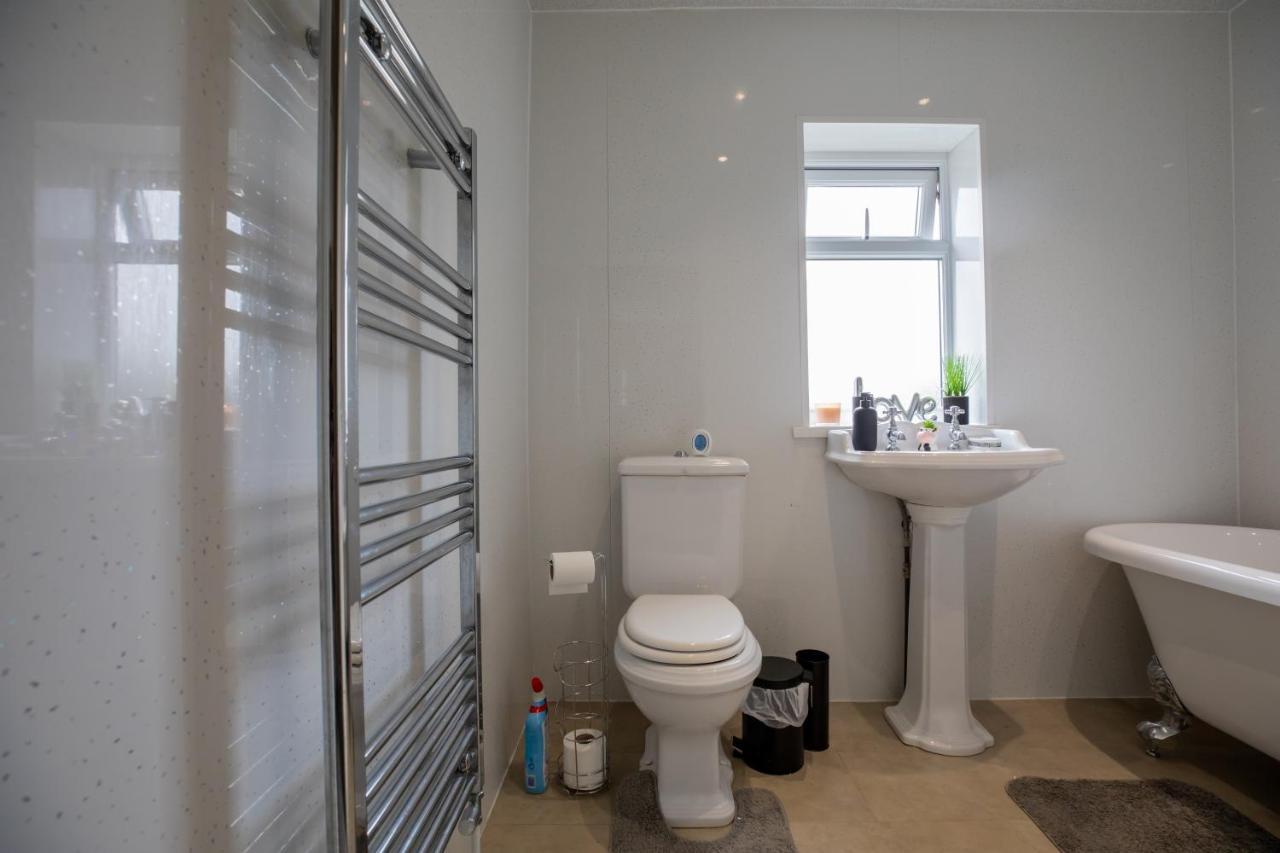 Og Stays Ii- 3Bedroom House Near Nissan & Stadium, Free Parking サンダーランド エクステリア 写真