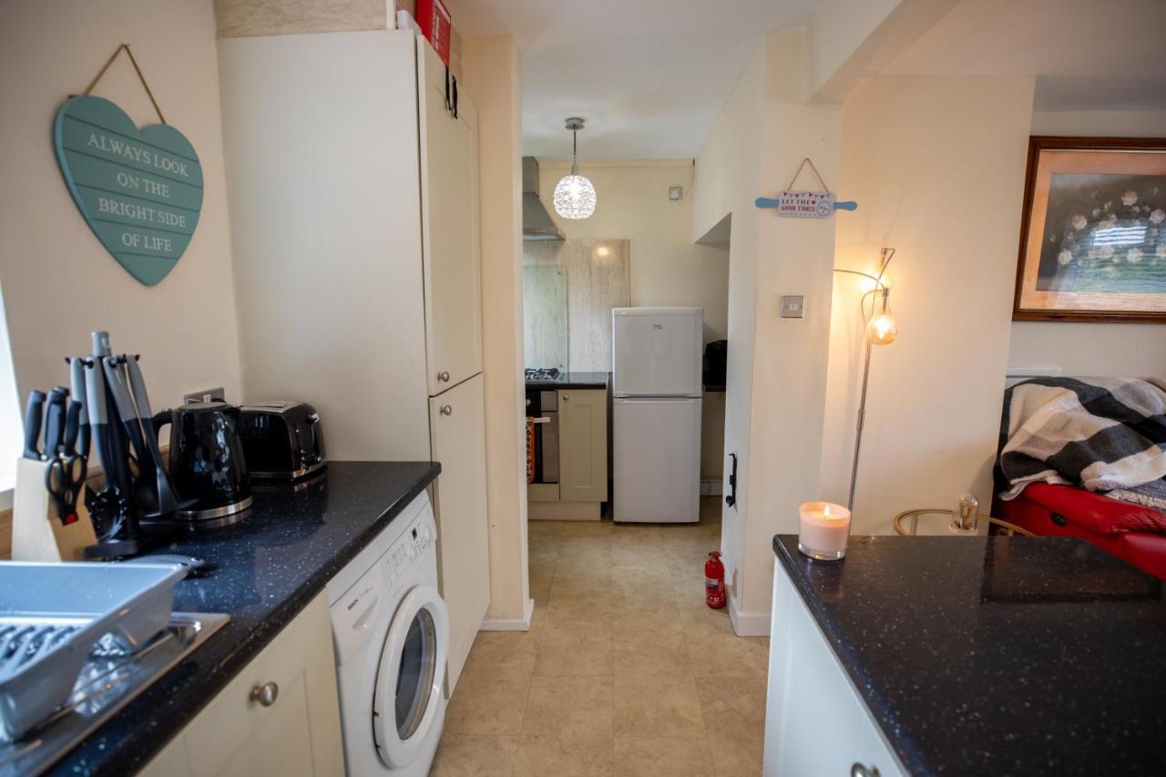 Og Stays Ii- 3Bedroom House Near Nissan & Stadium, Free Parking サンダーランド エクステリア 写真