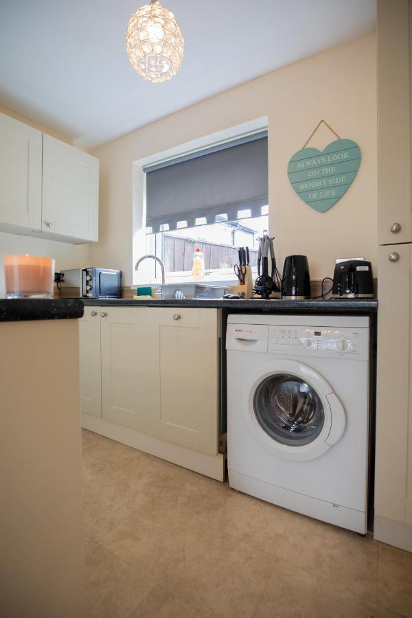 Og Stays Ii- 3Bedroom House Near Nissan & Stadium, Free Parking サンダーランド エクステリア 写真